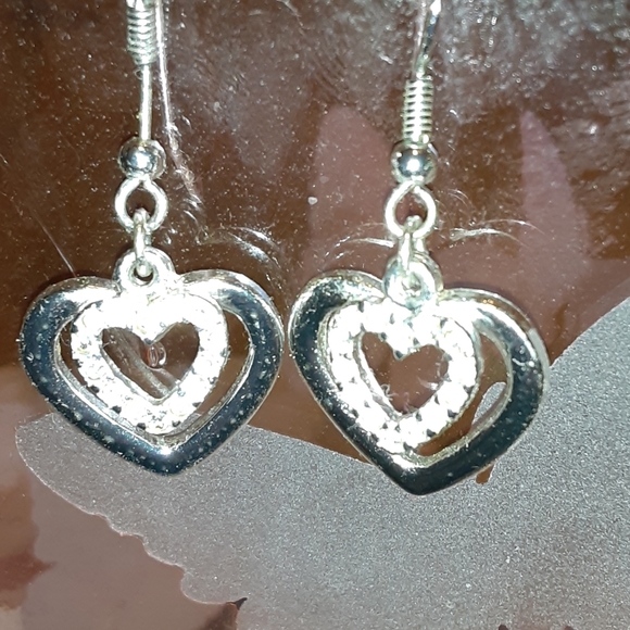 1.5 inch double heart silver earrings - Picture 2 of 3